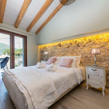 Amelia & Nicholas Stone Houses Doukades ภายนอก รูปภาพ