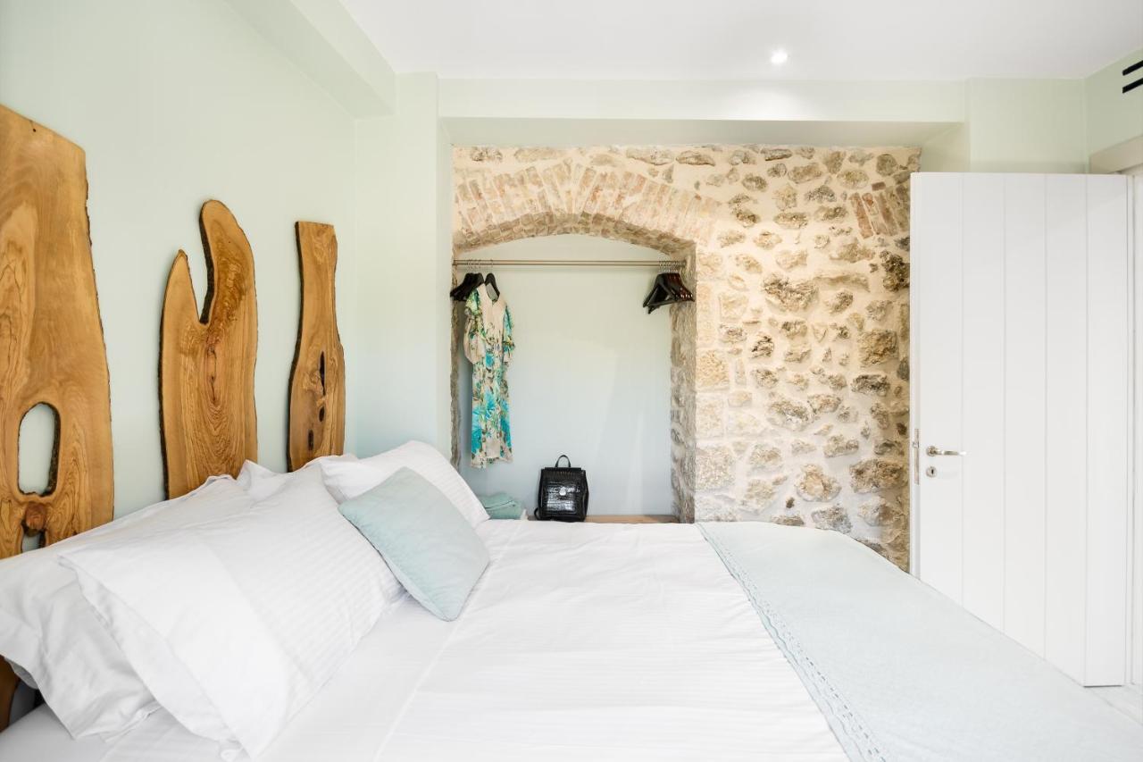 Amelia & Nicholas Stone Houses Doukades ภายนอก รูปภาพ