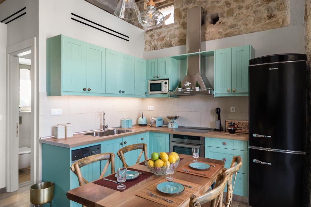 Amelia & Nicholas Stone Houses Doukades ภายนอก รูปภาพ