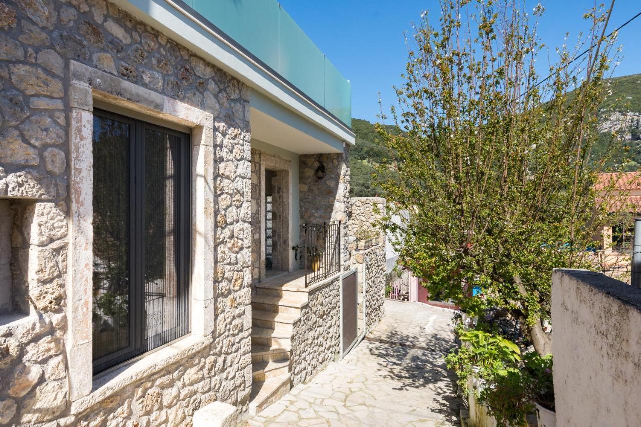Amelia & Nicholas Stone Houses Doukades ภายนอก รูปภาพ