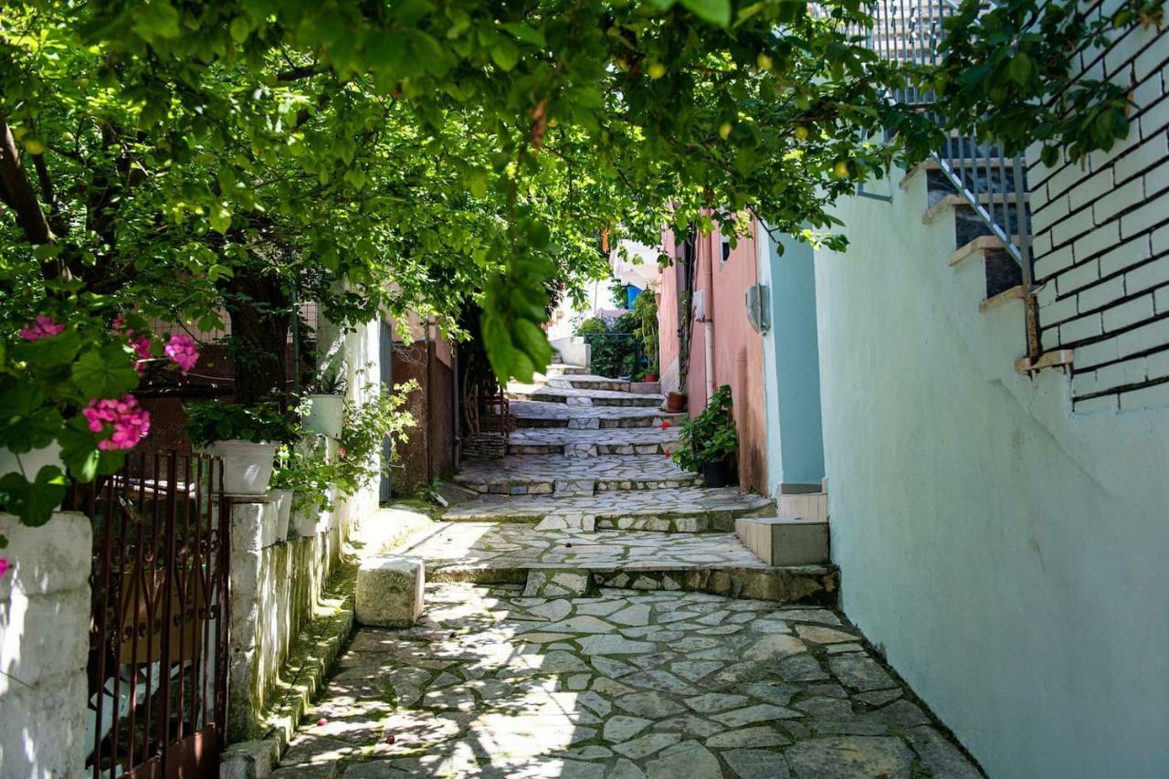 Amelia & Nicholas Stone Houses Doukades ภายนอก รูปภาพ