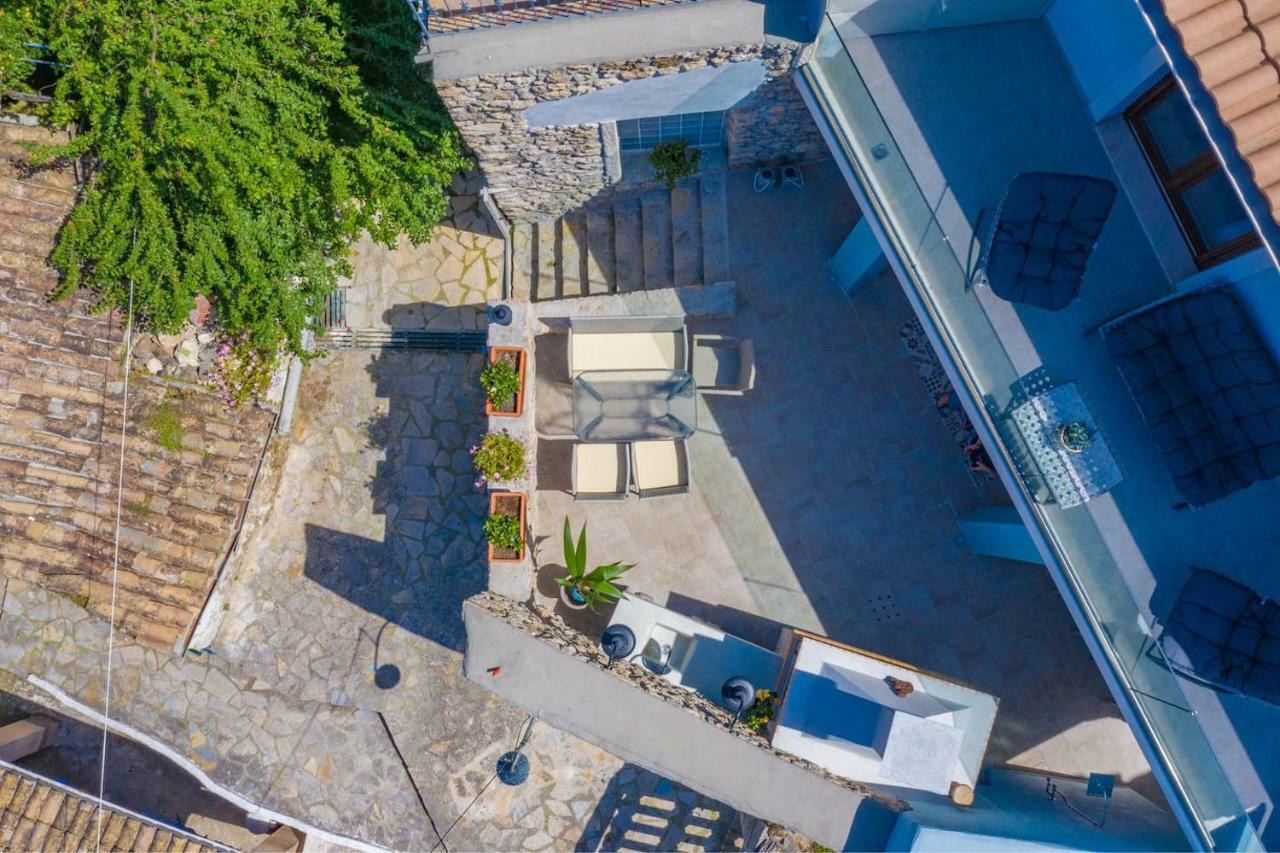 Amelia & Nicholas Stone Houses Doukades ภายนอก รูปภาพ