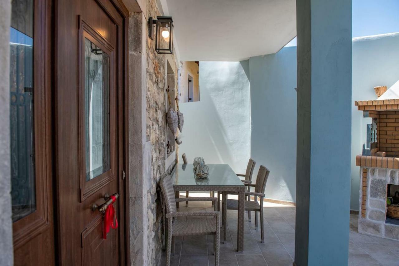 Amelia & Nicholas Stone Houses Doukades ภายนอก รูปภาพ